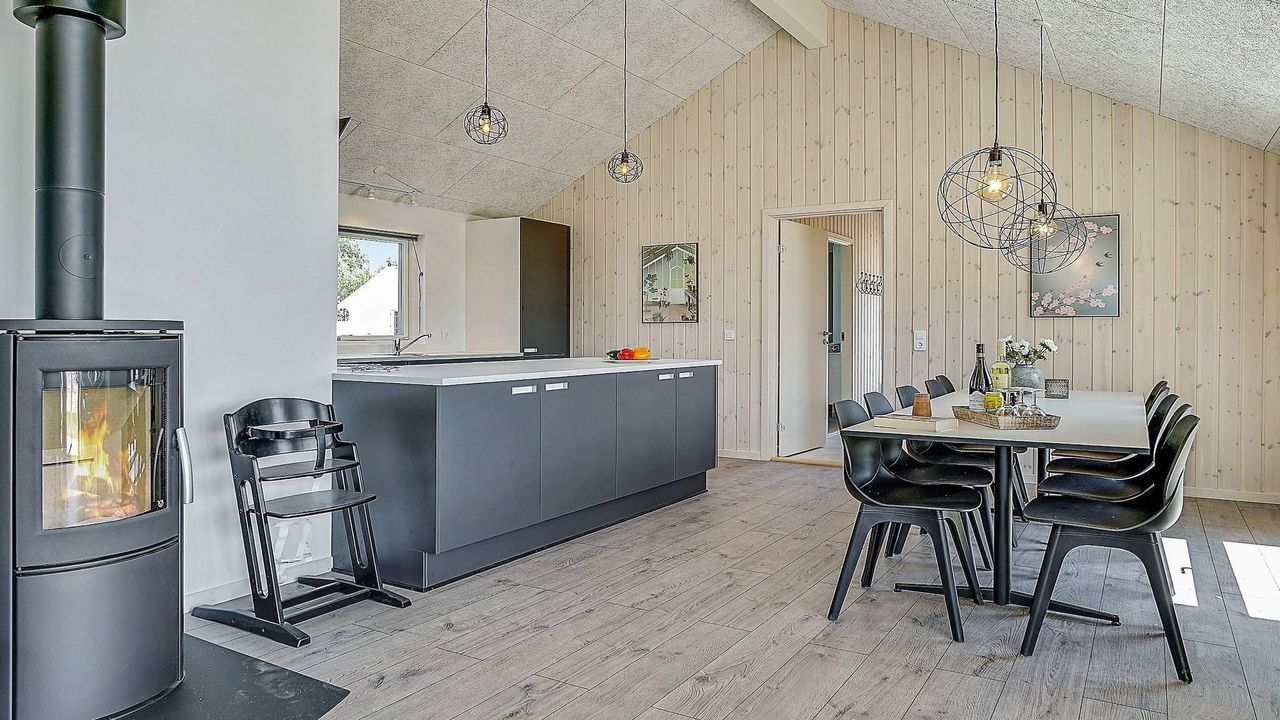 Indoor Indoor